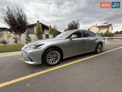 Lexus ES 2022