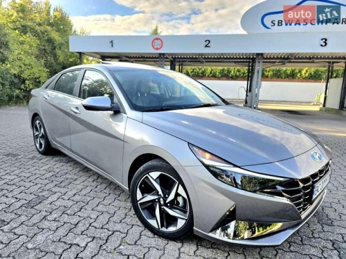 Hyundai Elantra 2023