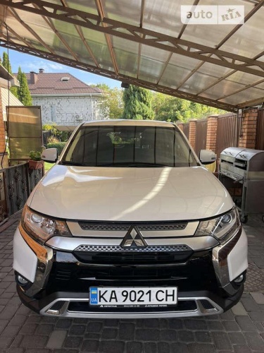 Mitsubishi Outlander 2021