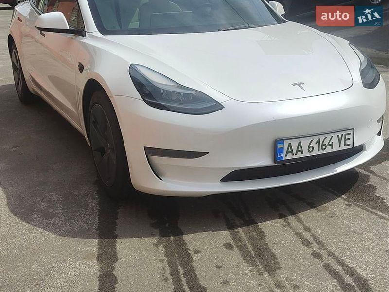 Tesla Model 3 2023