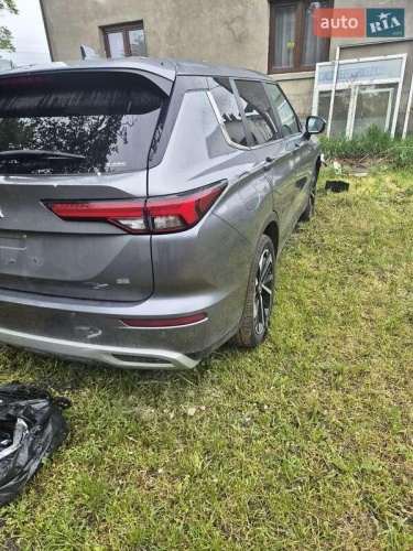 Mitsubishi Outlander 2022