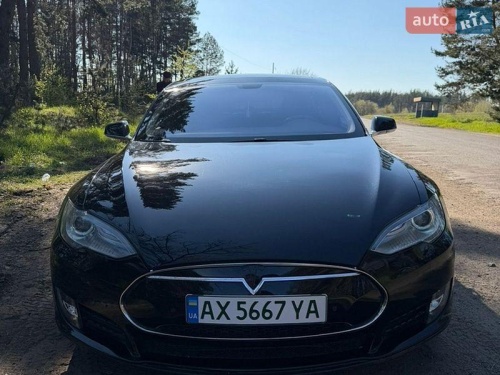Tesla Model S 2014