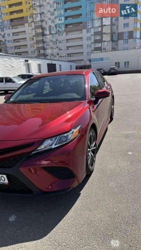 Toyota Camry 2018