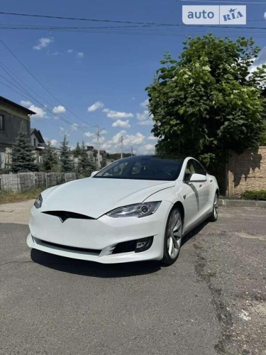 Tesla Model S 2013