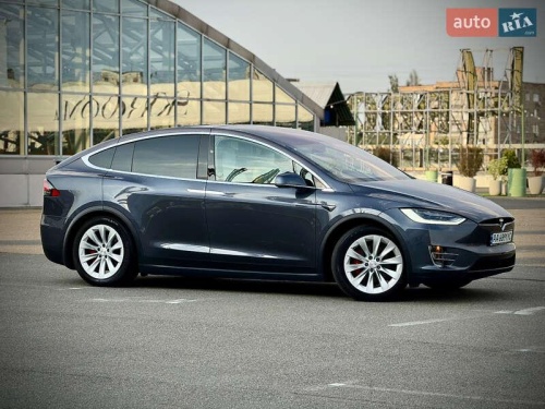 Tesla Model X 2020