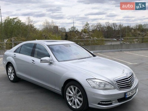 Mercedes-Benz S-Class 2011
