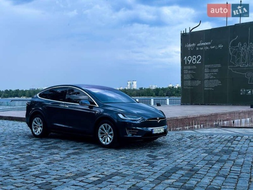 Tesla Model X 2017