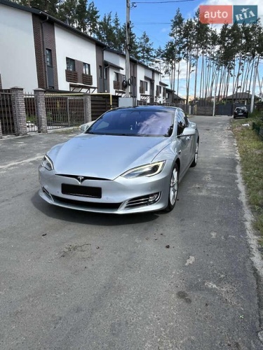 Tesla Model S 2018