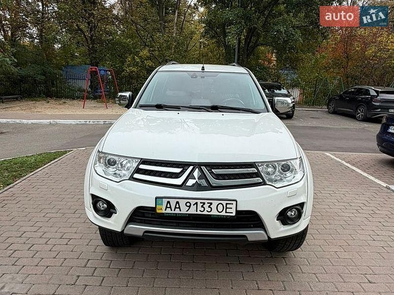Mitsubishi Pajero 2013