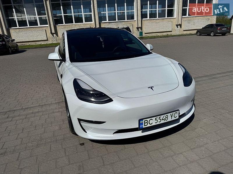 Tesla Model 3 2022