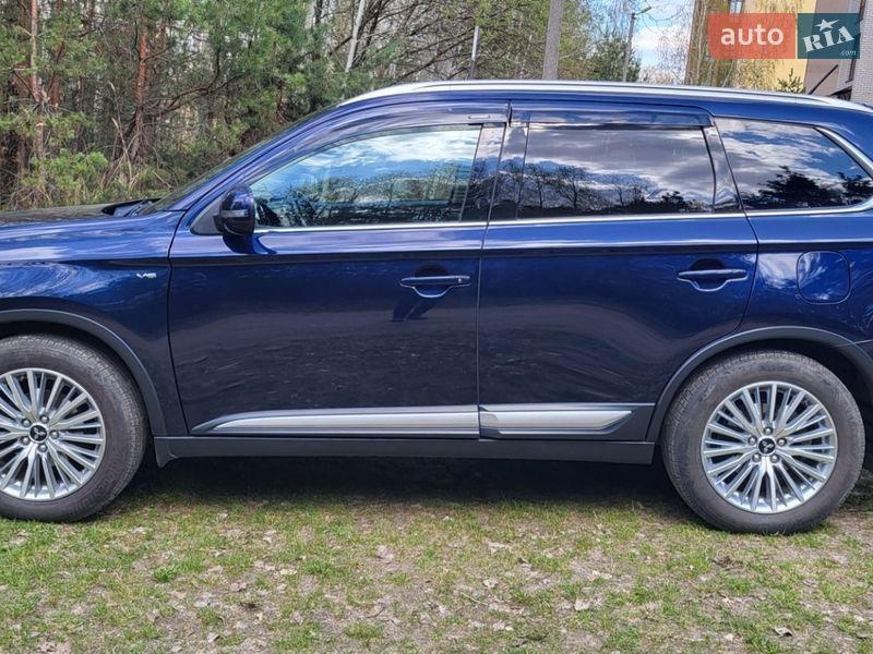 Mitsubishi Outlander 2016