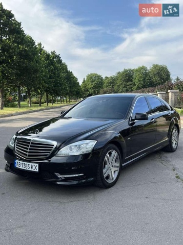 Mercedes-Benz S-Class 2011