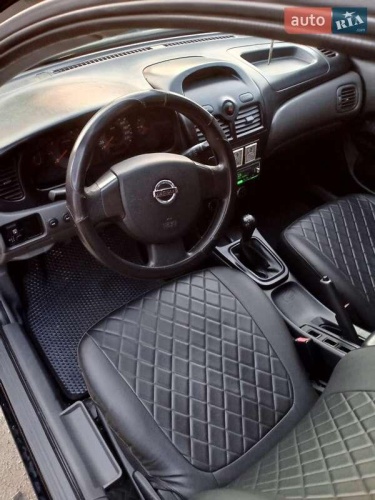 Nissan Almera 2008