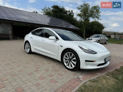 Tesla Model 3 2020