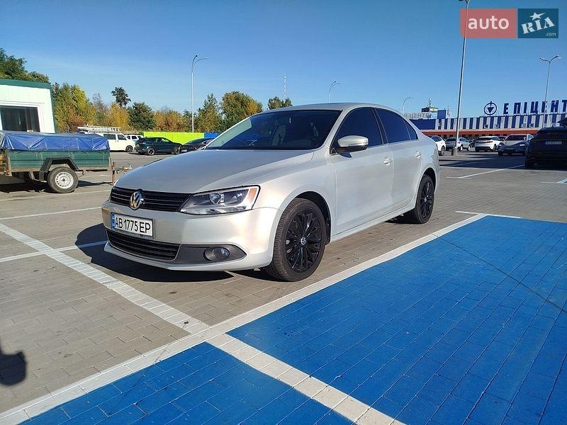 Volkswagen Jetta 2011