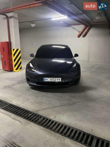 Tesla Model 3 2023