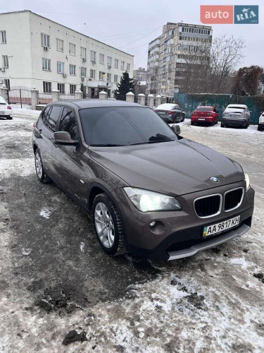 BMW X1 2011