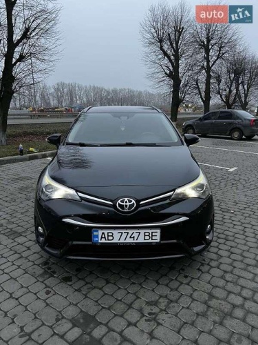 Toyota Avensis 2015