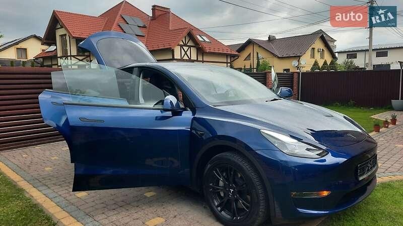 Tesla Model Y 2023