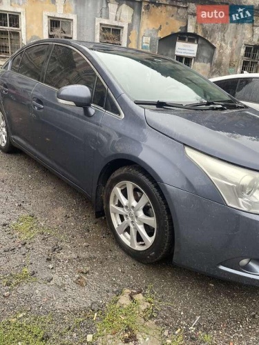Toyota Avensis 2010