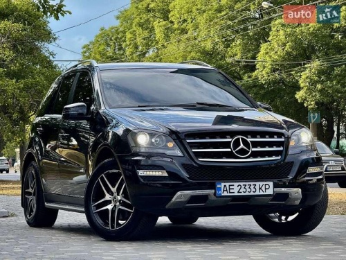 Mercedes-Benz M-Class 2011