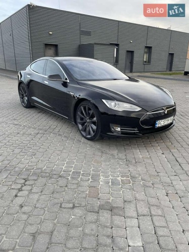 Tesla Model S 2013