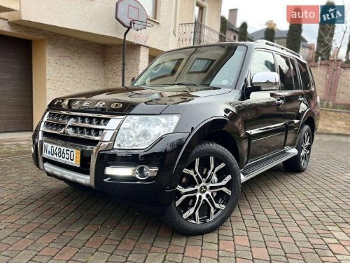 Mitsubishi Pajero 2018