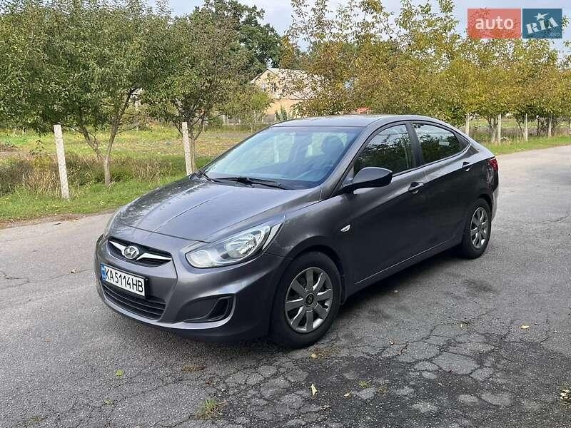 Hyundai Accent 2011