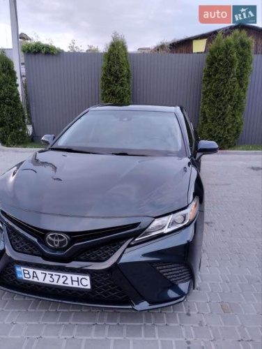Toyota Camry 2019