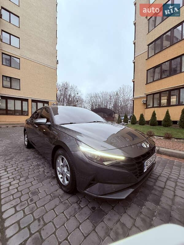 Hyundai Elantra 2021