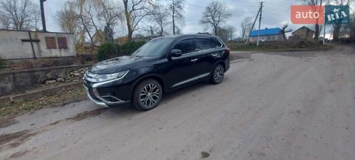 Mitsubishi Outlander 2015
