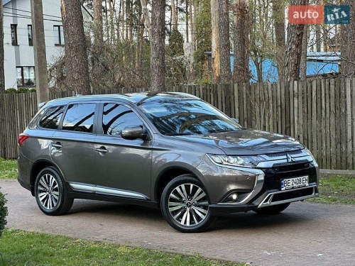 Mitsubishi Outlander 2020