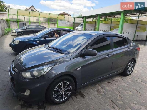 Hyundai Accent 2011