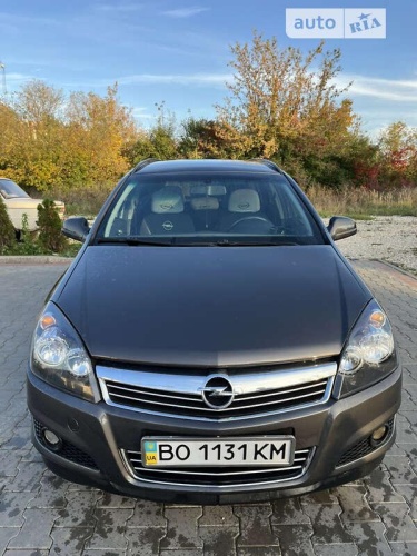 Opel Astra 2012