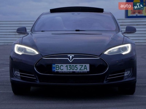 Tesla Model S 2015