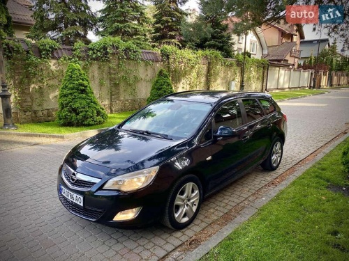 Opel Astra 2012