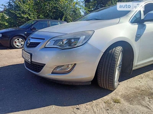 Opel Astra 2011