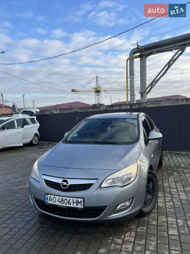 Opel Astra 2011