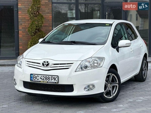 Toyota Auris 2012