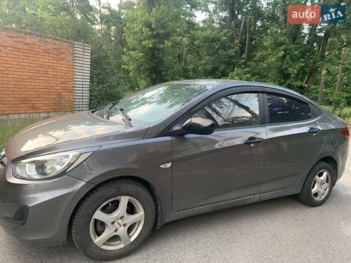 Hyundai Accent 2011