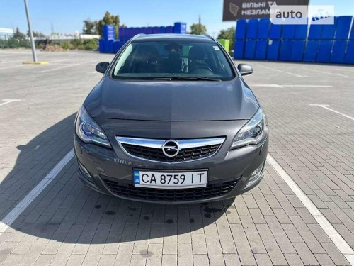 Opel Astra 2011