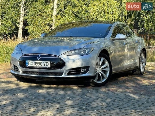 Tesla Model S 2013