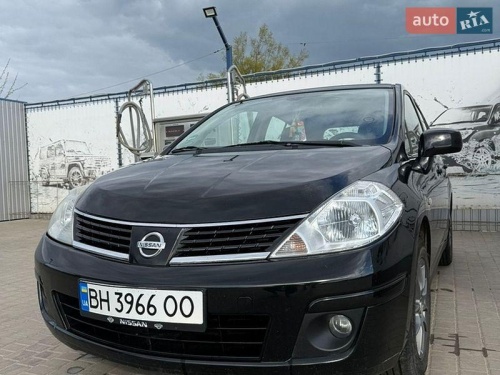 Nissan TIIDA 2008
