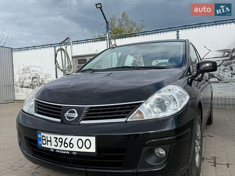 Nissan TIIDA 2008