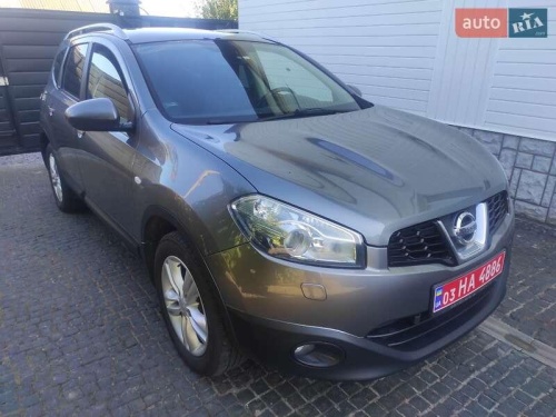 Nissan Qashqai+2 2011