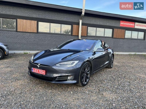 Tesla Model S 2018