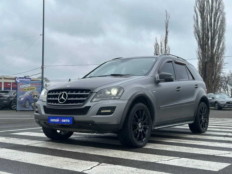 Mercedes-Benz M-Class 2010