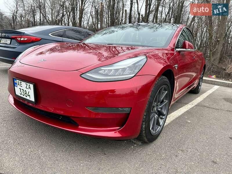 Tesla Model 3 2019