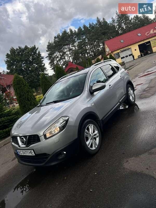 Nissan Qashqai+2 2011