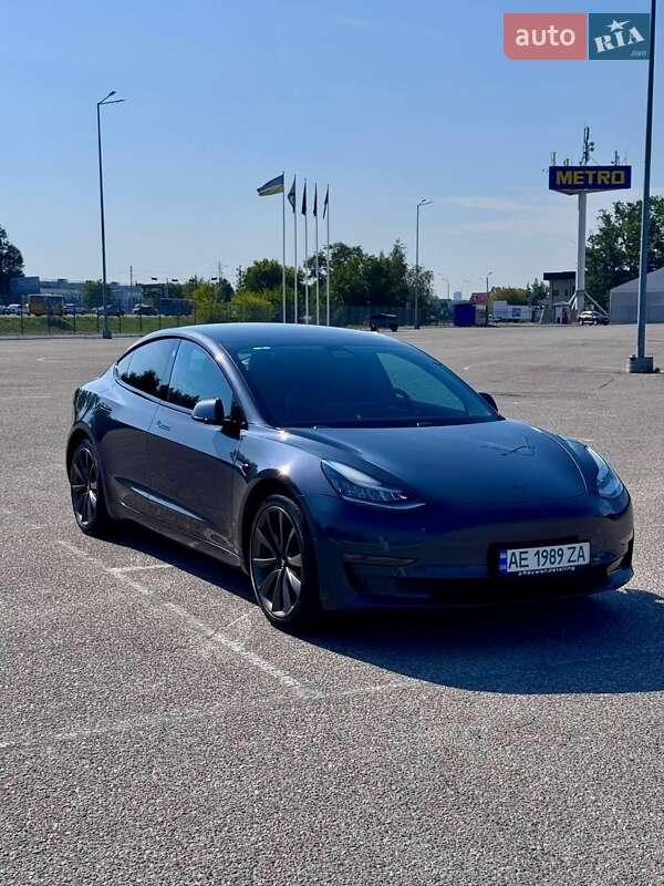 Tesla Model 3 2020